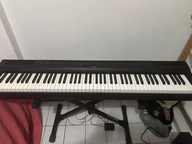 Vendo ou Troco Piano Yamaha p125a