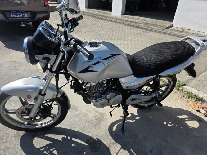 Suzuki GSr 150cc conservada