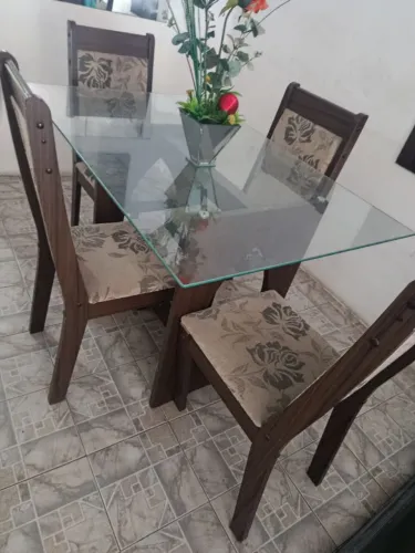 Mesa de Vidro com 4 Cadeiras Semi Nova