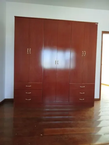 Guarda roupas amadeirado