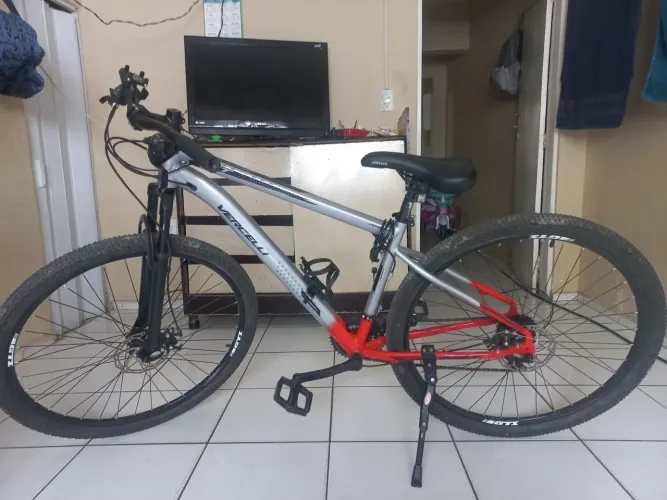 Vendo bike tudo nova pouco tempo de uso