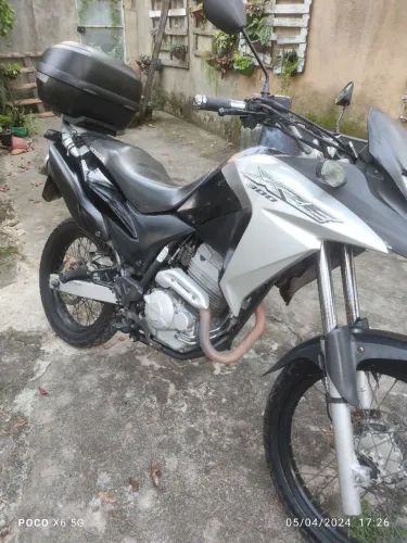 Venda de moto XRE 300