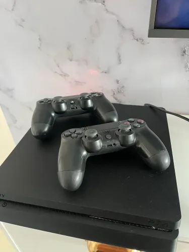 Playstation 4 Slim 1TB