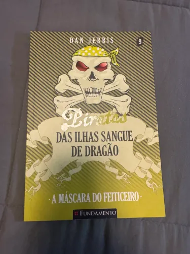 Livro piratas da ilha de sangue do dragão