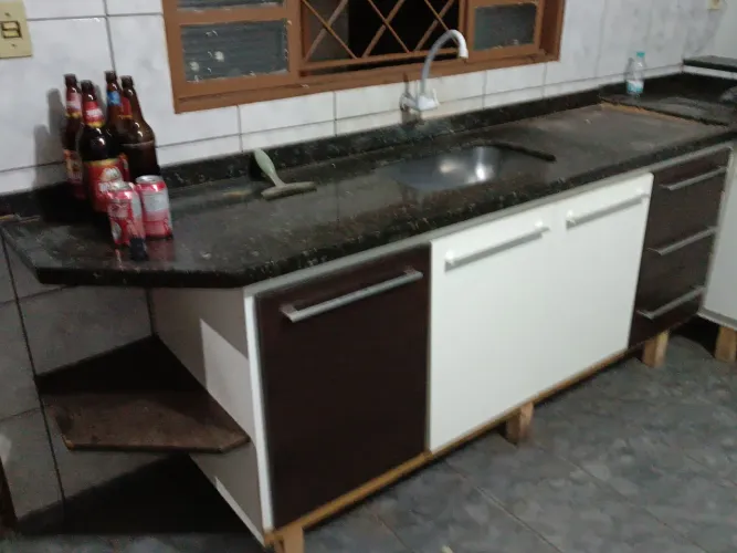 Pia com gabinete de cozinha