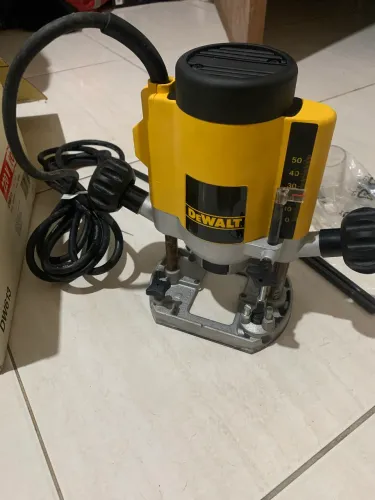 Tupia de coluna Dewalt