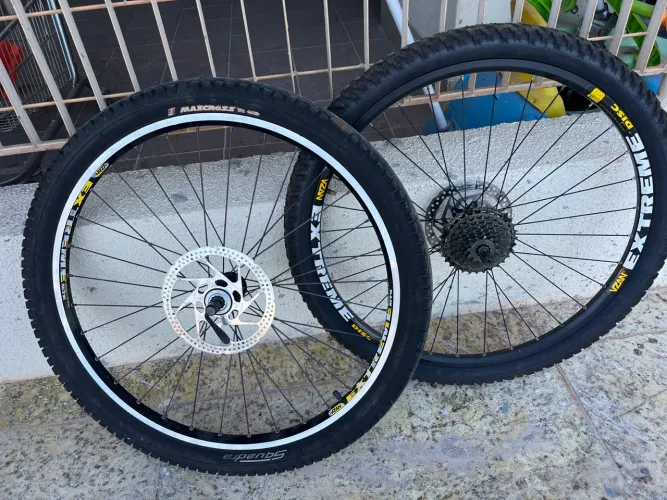 Roda shimano com aros Vzan 