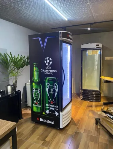 Cervejeira Porta de Vidro Adesivada 220v