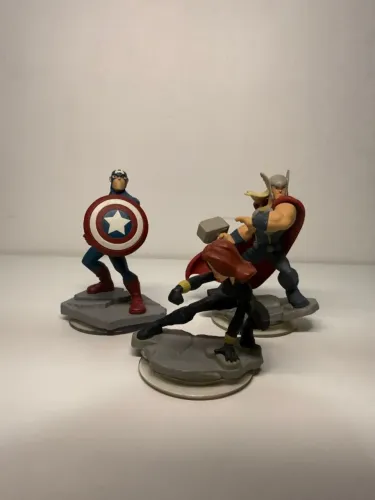 Disney Infinity - 3 Figures (Thor, Cap América e Viúva Negra)