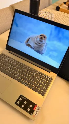 IdeaPad 3i Intel Celeron N4020 4GB 128GB SSD 15,6" HD Windows 11 Home