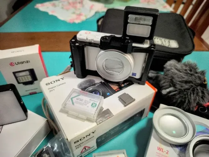 Sony ZV-1 com flash e lentes adicionais Câmera Vlogger Youtuber