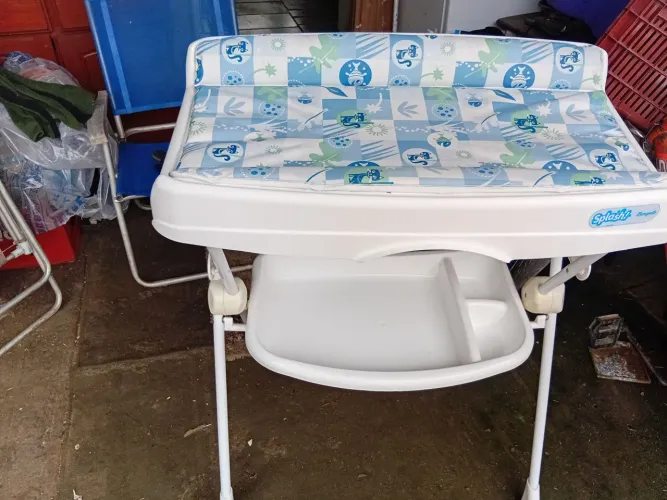 Vendo trocador de bebê em ótimo estado de conservação