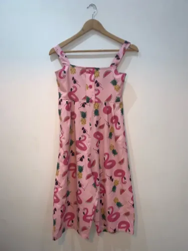 Macacão rosa, fofo, com estampa de flamingo