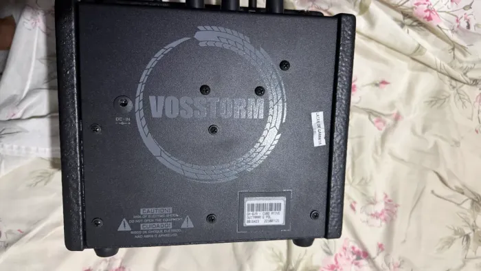 Cubo de guitarra Vosstorm Gx6 15w Rms Falante de 6