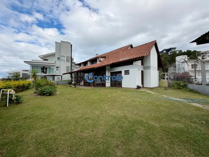 Casa em Condomínio Bosque das mansões!