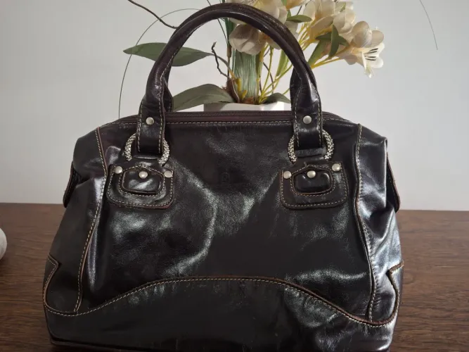 Bolsas em couro Tomás Rabelo