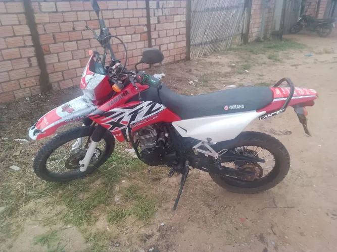 Vendo ou troco essa linda moto 