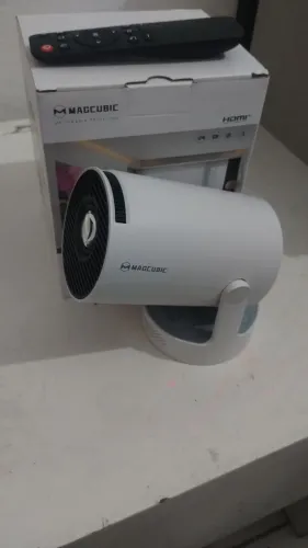 Projetor Magcubic HY300 Pro+ Android Wi-Fi Bluetooth - R$ 300
