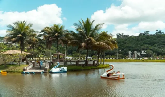 Casa Duplex de Alto Padrão com 220m2, 6 Suítes, piscina, churrasqueira em Bananeiras