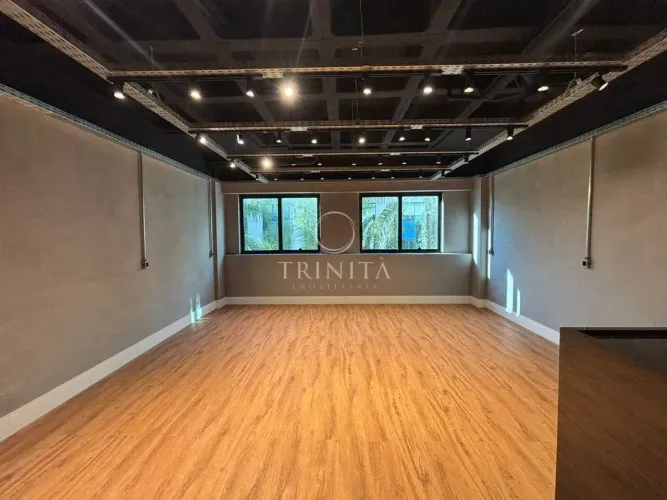 LINDA SALA NO BARRA BUSINESS CENTER