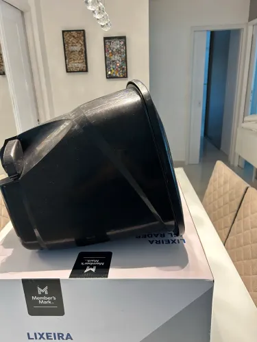 Lixeira ASTRA abre com Pedal Plástica 16l 31x31x34cm Lpc1