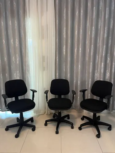 Cadeira Diretor NR17 em tecido preto 