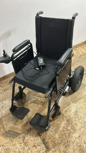 CADEIRA DE RODAS MOTORIZADA