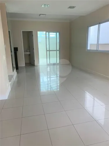 Casa à venda com 3 quartos, sendo 1 suíte, no condomínio Vivaldi Residencial, Mogi das Cru