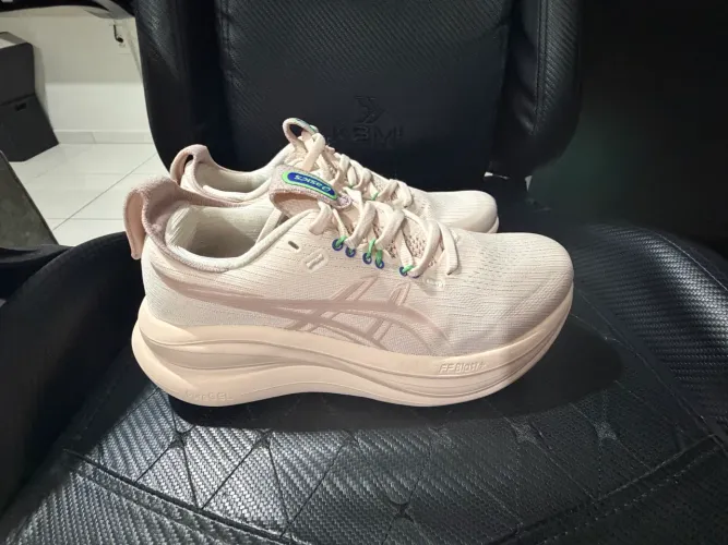Tênis Asics Gel Nimbus 28 - tamanho 37