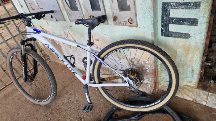 Bike aro 29 toda absolute pra trilha ou pedal