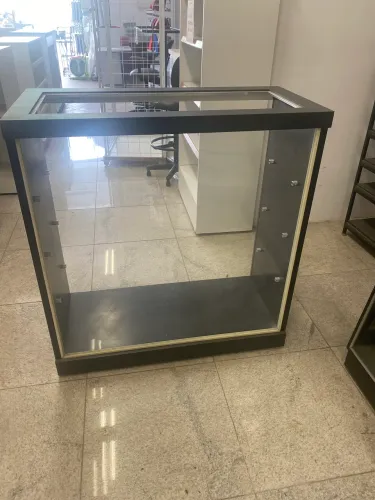 Balcão vitrine MDF preto 