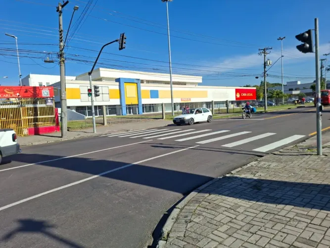 LOJA COMERCIAL, AO LADO TERMINAL BOQUEIRÃO