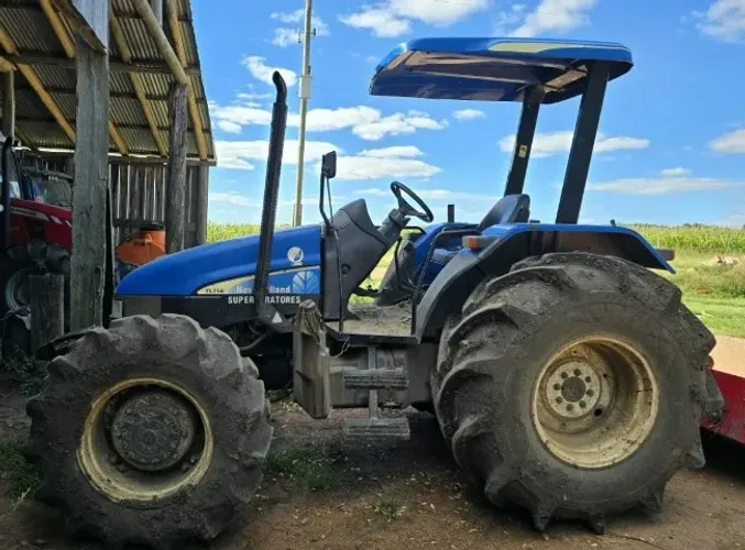 Trator New Holland TL75E