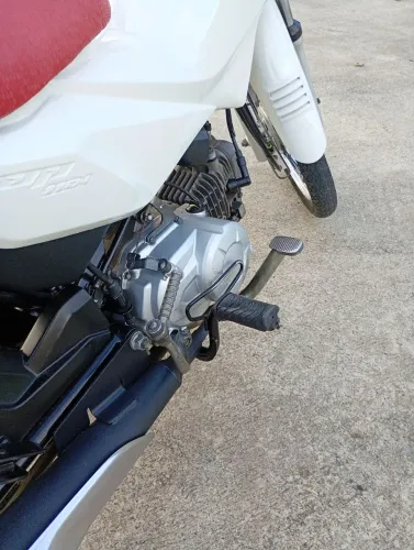 MOTO EM EXCELENTE ESTADO DE CONSERVAÇÃO.