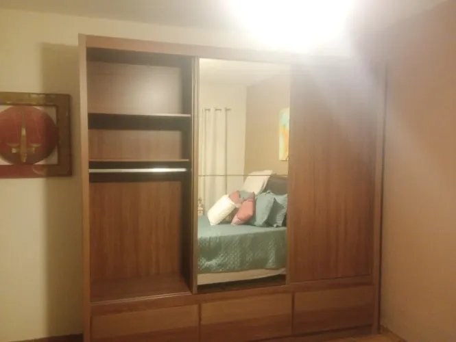 Guarda roupa porta de correr