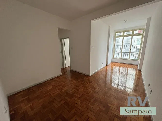 Imóvel para alugar de 58m² com sala e 1 quarto no Leme - Rio de Janeiro - RJ