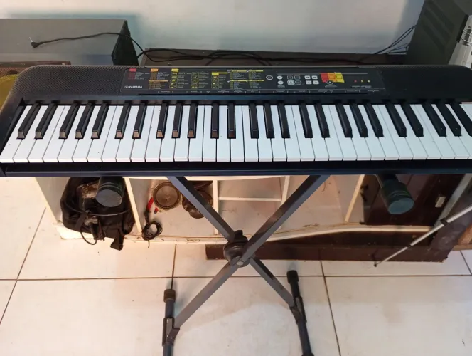 Teclado Yamaha 