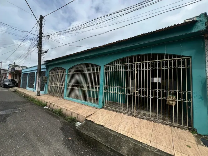 CASA À VENDA NA MARAMBAIA EXCELENTE LOCALIZAÇÃO!