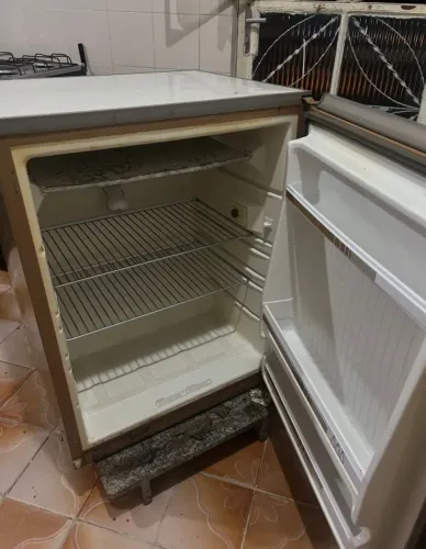 FREEZER FRIGOBAR 115V