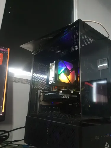 Pra sair logo vendo cpu xeon 24 núcleos com placa de vídeo 2GB