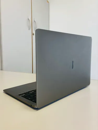 MacBook M1