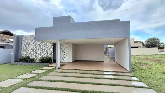 Casa Alto Padrão, 3 suites, Hidromassagem, Condomínio Vitória