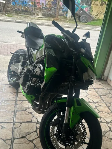 Kawasaki z900 2021