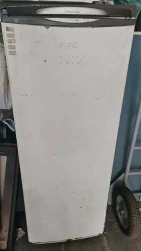 Freezer Eletrolux 127v