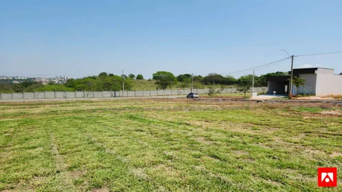 Terreno com 300 m² à venda na Vila América em Nova Odessa