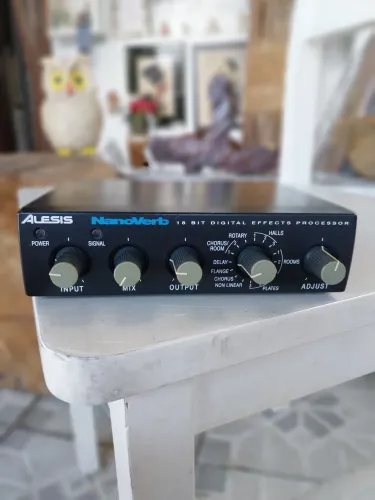 Processador de efeitos digitais Alesis NanoVerb