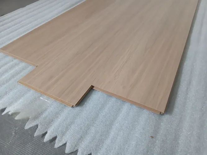 Piso laminado de clicks 