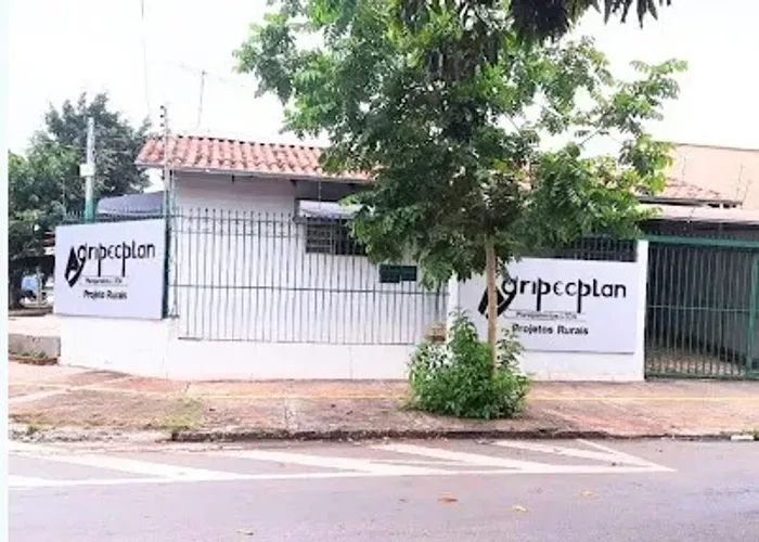 Ponto comercial de esquina, com 500m2, no Setor Leste Universitário, Goiânia-GO