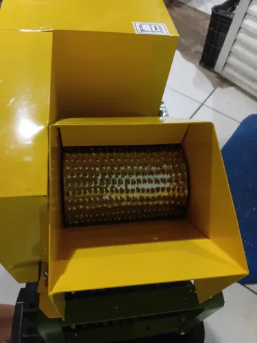Máquina de ralar Mandioca