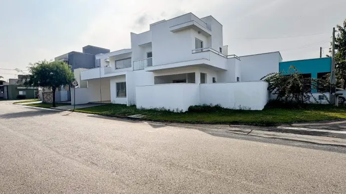 Casa para Locação Condomínio Residencial e Comercial Laguna, Pindamonhangaba, S/P